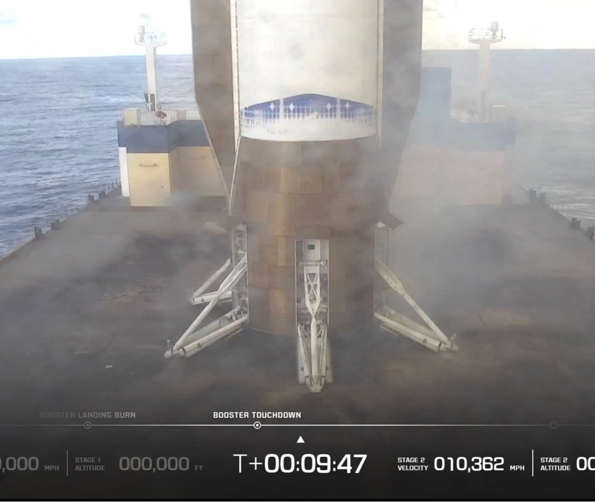 Blue Origin Successfully Lands First New Glenn Rocket and Launches NASA Spacecraft