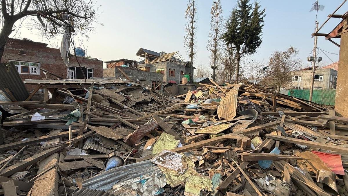 Delhi Car Accident: Doctor Umar’s House Set on Fire in Pulwama