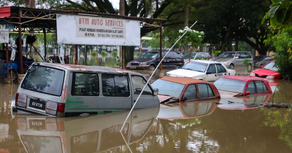 Devastating Floods and Landslides in Southeast Asia Claim at Least 500 Lives
