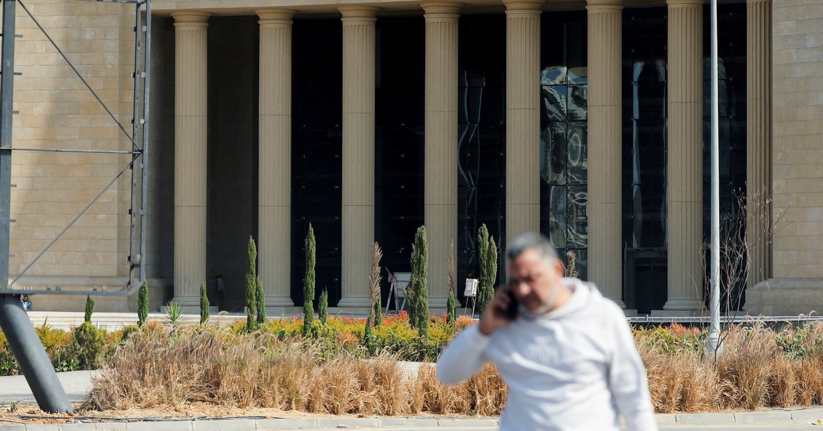 Egypt’s Central Bank Maintains Interest Rates Amid Economic Growth