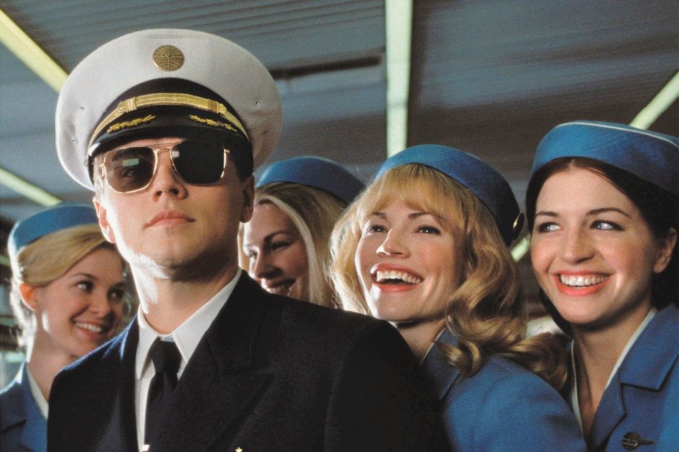 How DiCaprio in “Catch Me If You Can”: posing as captain and flying across Europe