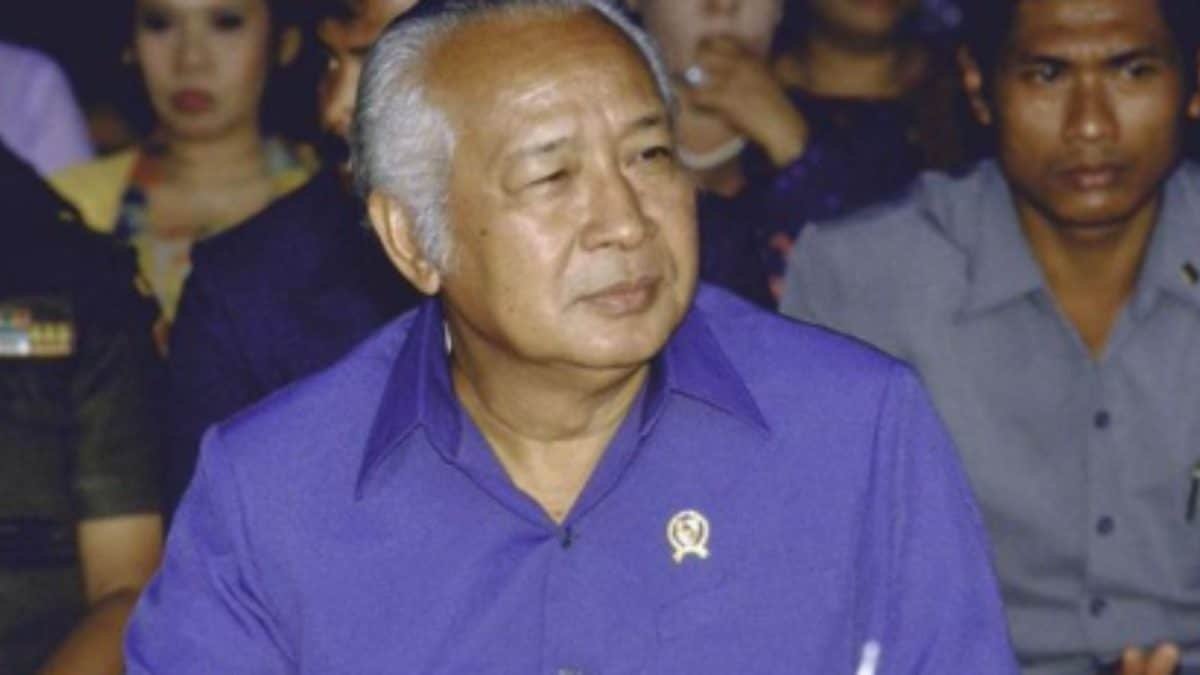 Indonesia Faces Protests as Suharto Awarded ‘National Hero’ Status