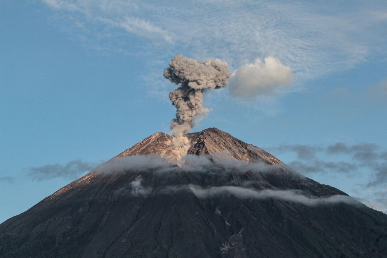 Indonesia’s Semeru Volcano Erupts, Alert Level Raised to Highest