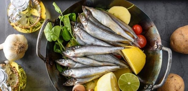 Liver Fat? Eating 2 Types of Fish Helps Fight It