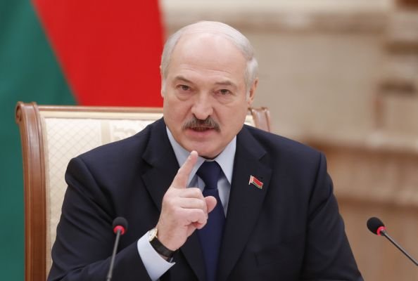 Lukashenko warns officials: Do not catch the infection that hit Ukraine
