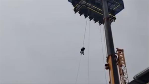 Major accident in Idukki, Kerala! Crane of ‘swinging’ restaurant collapses