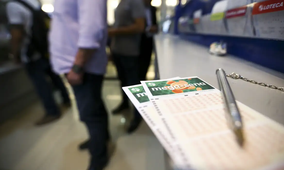 Mega-Sena Rolls Over Again and Main Prize Reaches R$ 55 million