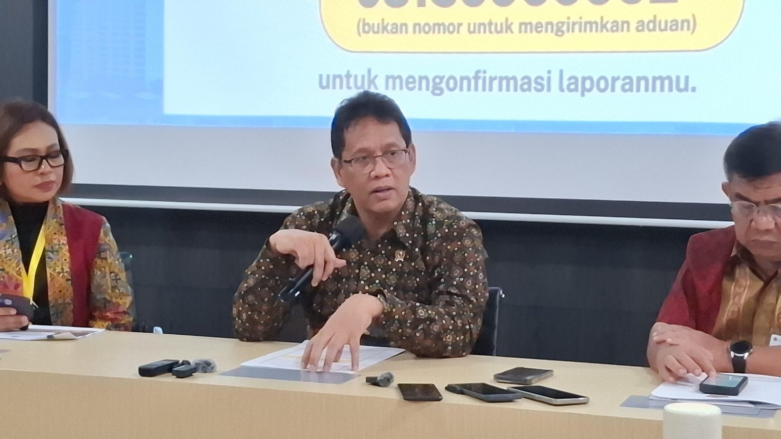 Menkeu Purbaya: Illegal Imported Secondhand Clothes from China Enter Indonesia Through Major Ports