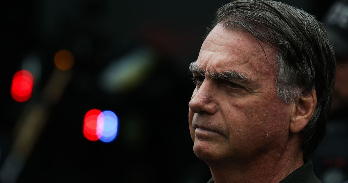 Moraes Orders Bolsonaro to Serve Sentence at Federal Police Headquarters