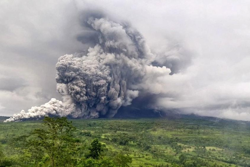 Mount Semeru Eruption Forces Evacuation and Threatens Air Traffic in Indonesia