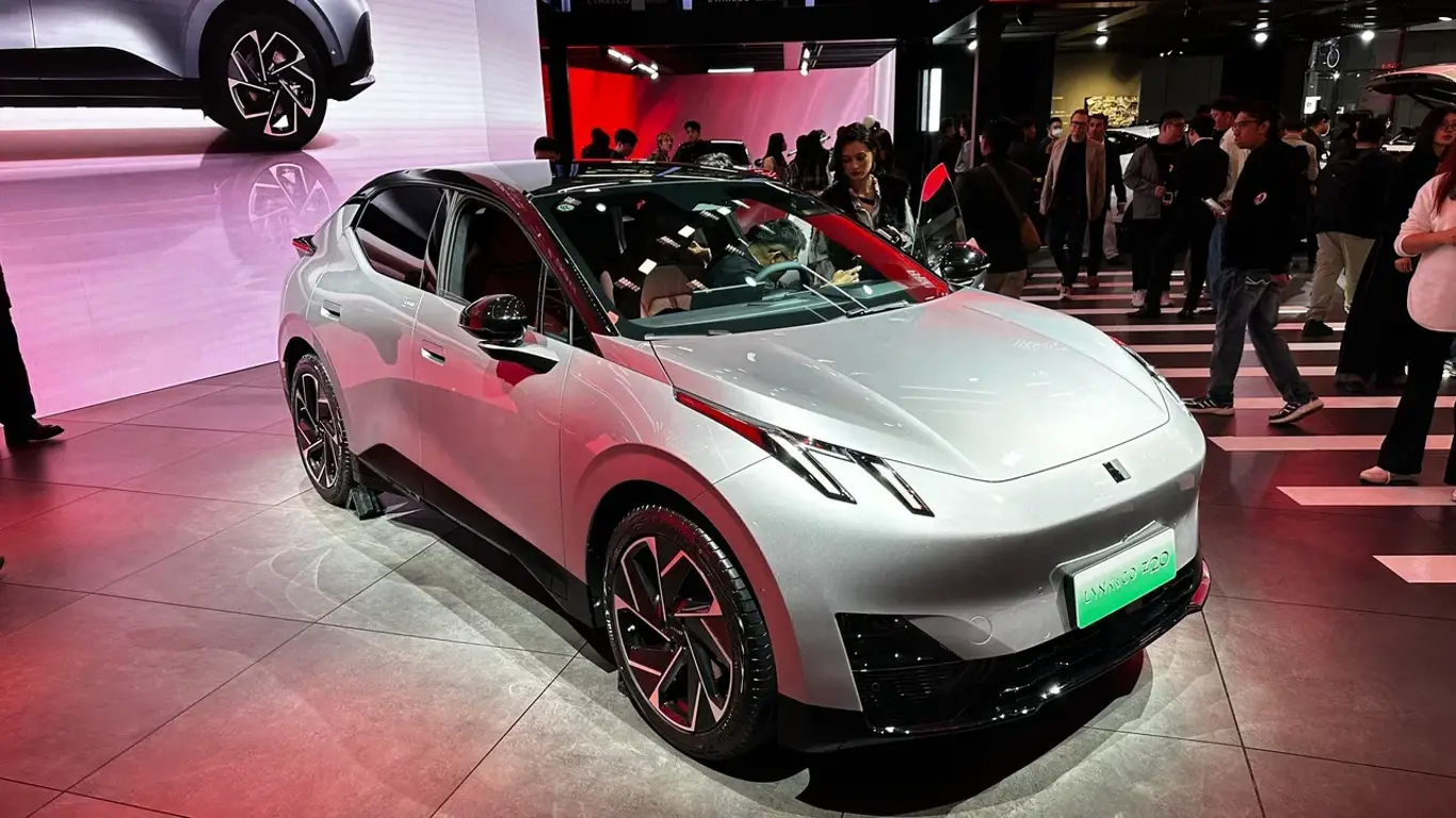 New Star Shines: Lynk & Co Z20 Debuts at Motor Show in Guangzhou