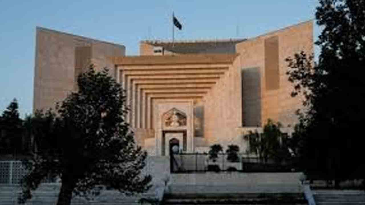 Pakistan Supreme Court Judges Resign