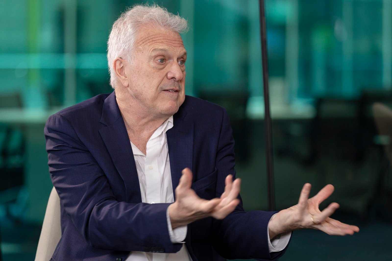 Pedro Bial discusses ageism and reveals how he battled depression: ‘I have a foot in there’