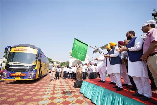 Punjab CM Man Showcases First Batch of Buses for Pilgrims Headed to Amritsar for Darshans