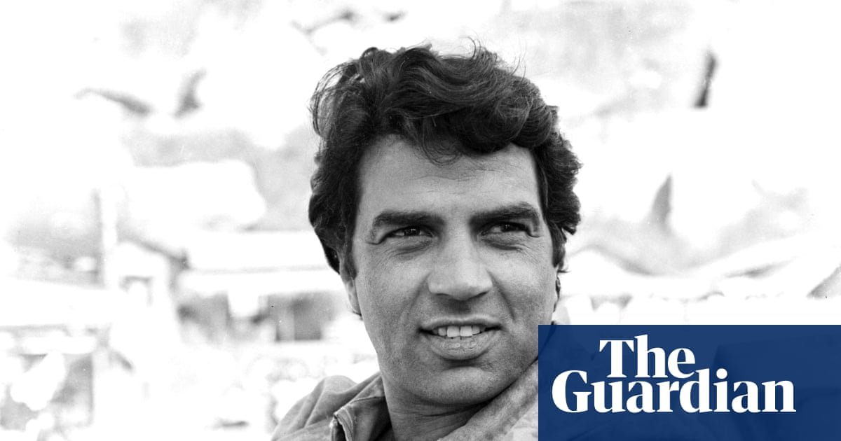Remembering Dharmendra: Bollywood Legend Passes Away at 89