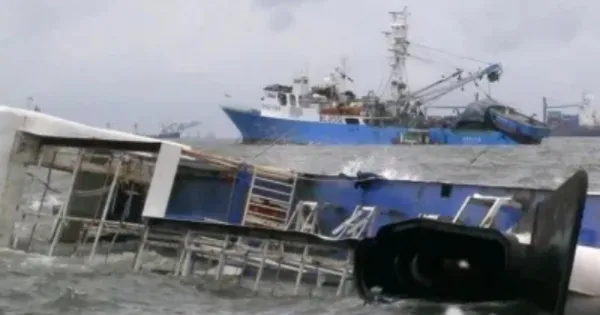 Ship Sinks in Indonesia’s East Kalimantan, 8 Dead Due to Strong Current and Overloading
