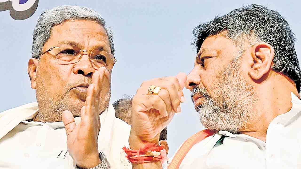Siddhu, DK in a War of Words in Karnataka Congress