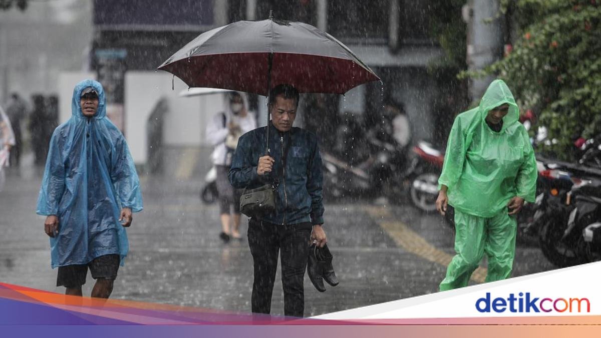 Two Tropical Cyclone Seeds Arrive in Indonesia, BMKG: Be Alert for Extreme Weather!