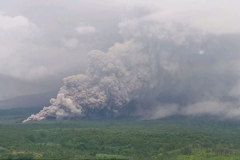 Volcano Eruption in Indonesia Leads to Highest Danger Level