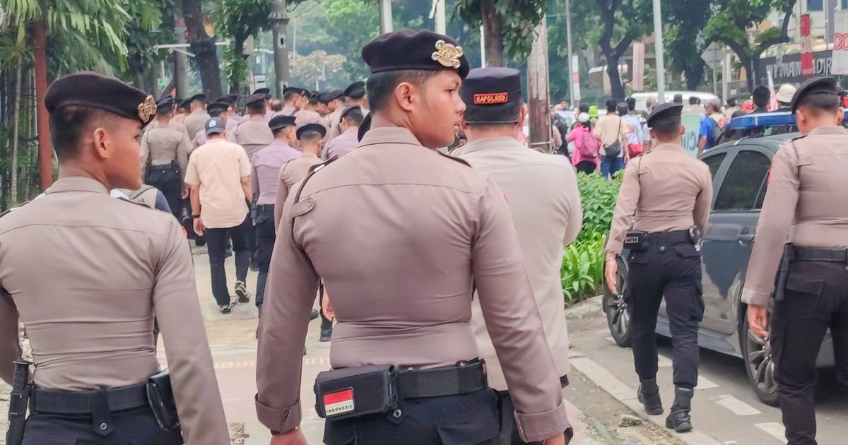 Angry Mob Kills Alleged Rapist, Parades Body Through Streets in Indonesia