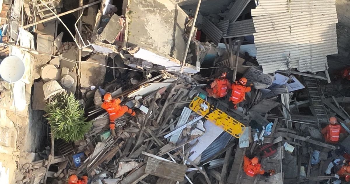 Building collapse in Catete, South Zone of Rio, leaves people injured