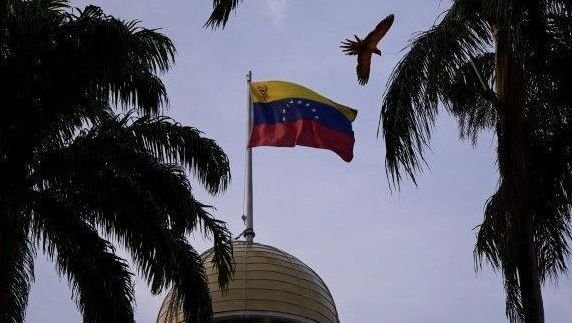 Colombia responds to Trump and says Venezuelan airspace is open
