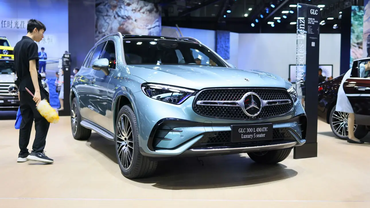 Crossovers and G-Wagen Boost Sales: Russian Market Shows Growth in Mercedes Sales