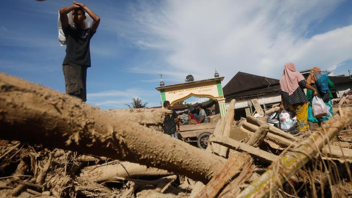 Devastating Asian Floods: Death Toll Surges Past 1300, Millions Displaced