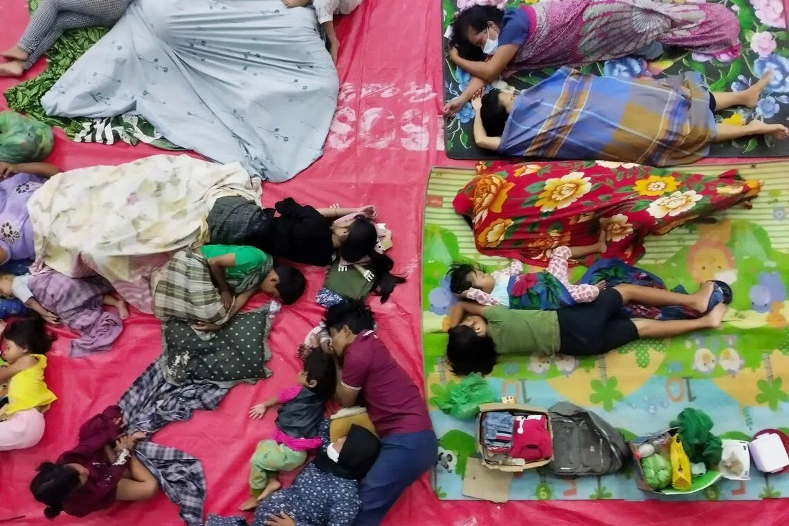 Frustration in Indonesia as flood survivors await aid