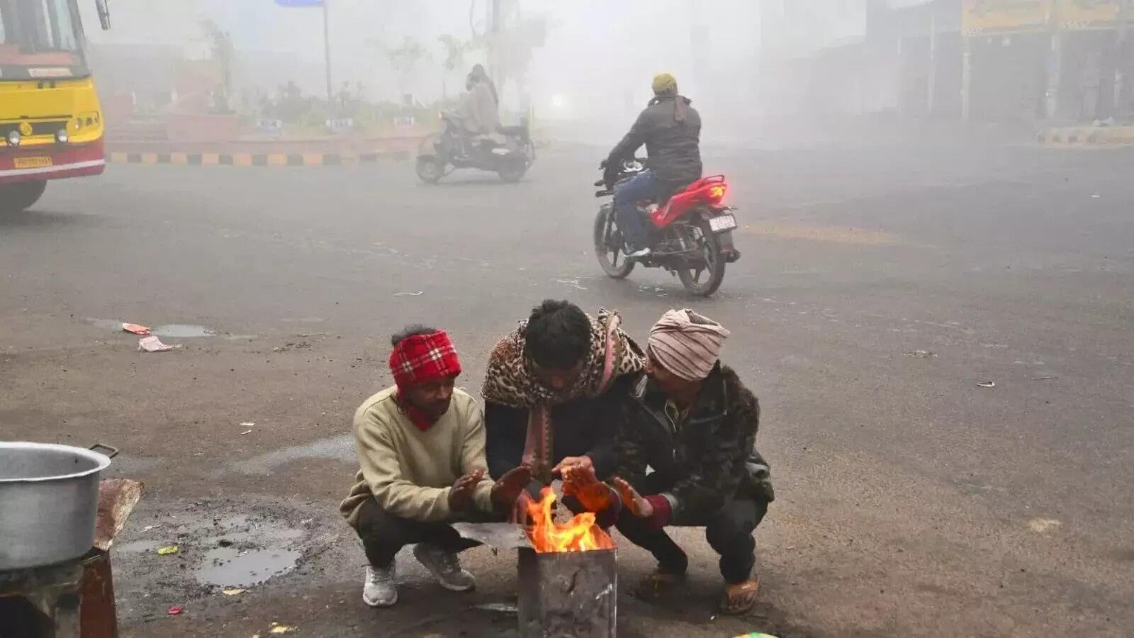 Heat Wave Alert Issued for Several Districts in Telangana