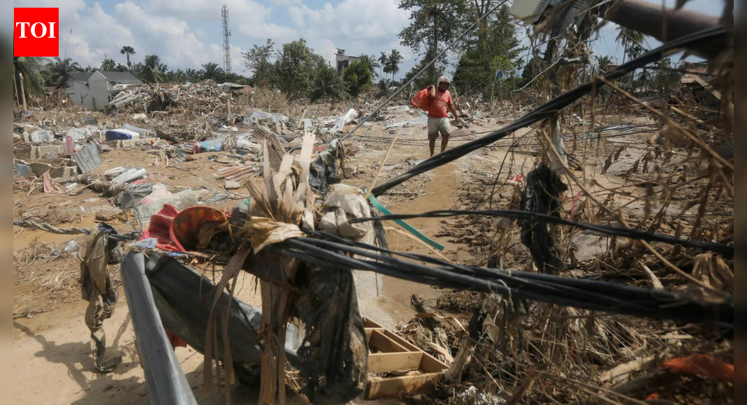 Indonesia Floods: Death Toll Climbs Over 900 as Survivors Criticize Slow Government Response