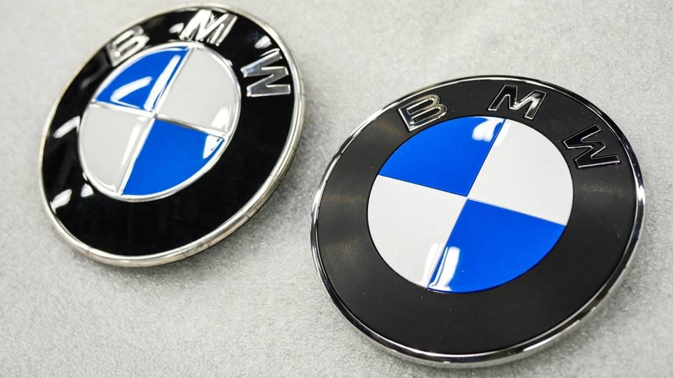 Less Flash, More Precision: The Fresh Look of the New BMW Emblem