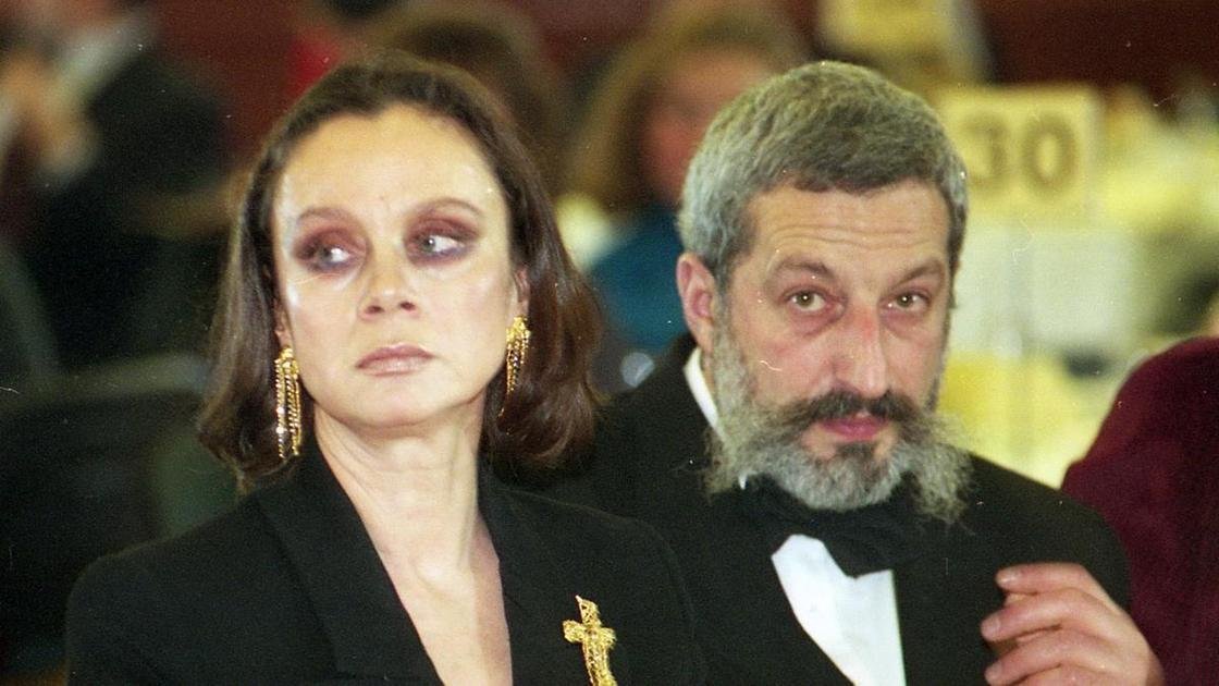 Living off his wife, assaulting Makarova, meeting a new passion. What they say about widower Lyubov Polischuk – Sergey Tsigal