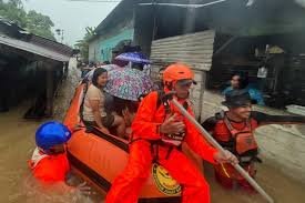 Over 1,300 Dead in Indonesia, Sri Lanka, and Thailand Due to Flooding