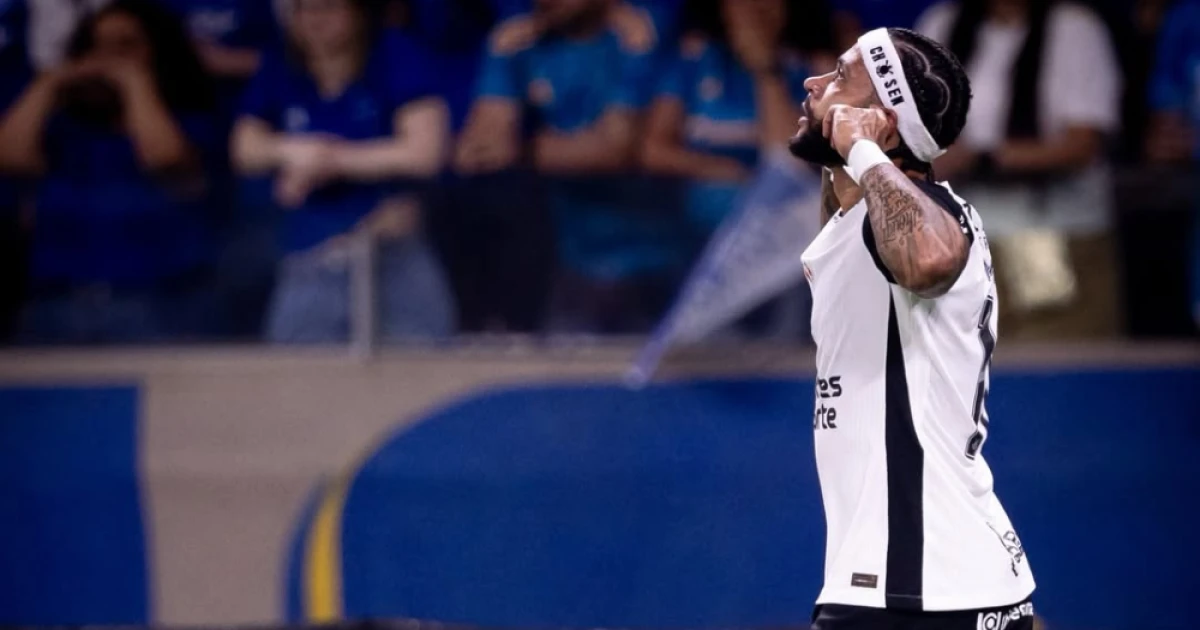 Referee commentator gives ‘verdict’ on Memphis goal