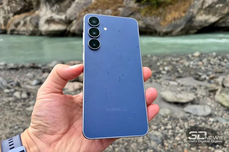 Samsung Revamps One UI 8.5 Interface with a New Apple Liquid Glass-Inspired Design