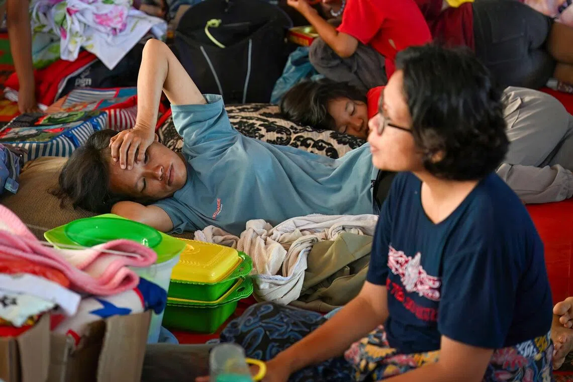 Survivors Struggle in Indonesia Amid Ongoing Floods